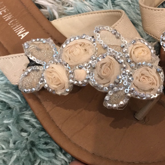 Rose embellished sequin flip flops - Picture 3 of 3